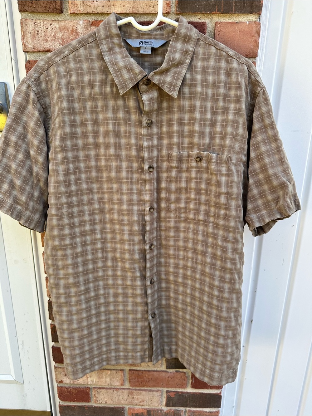 Gander Mountain Guide Series Men’s L Short Sleeve Button Down Tan/Brown Shirt